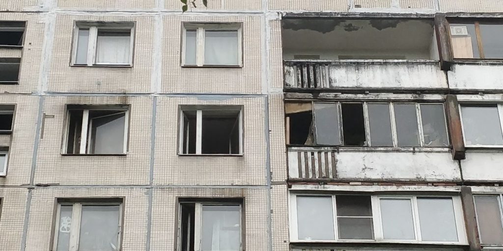 На Луганщине загорелась многоэтажка