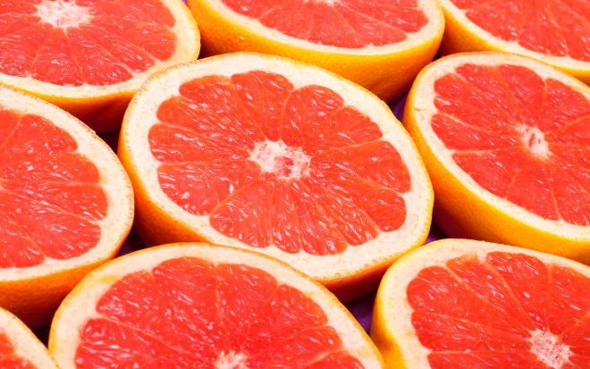 Ученые рассказали о пользе грейпфрута для долголетия