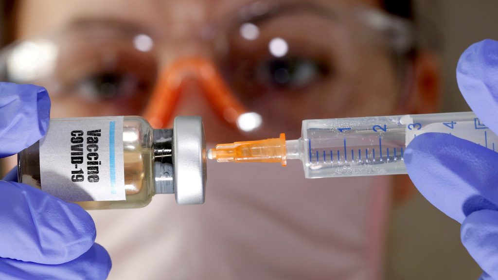 В США планируют экономить на вакцине от COVID