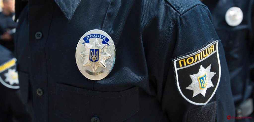 В Одесском супермаркете пьяный парень ударил полицейского