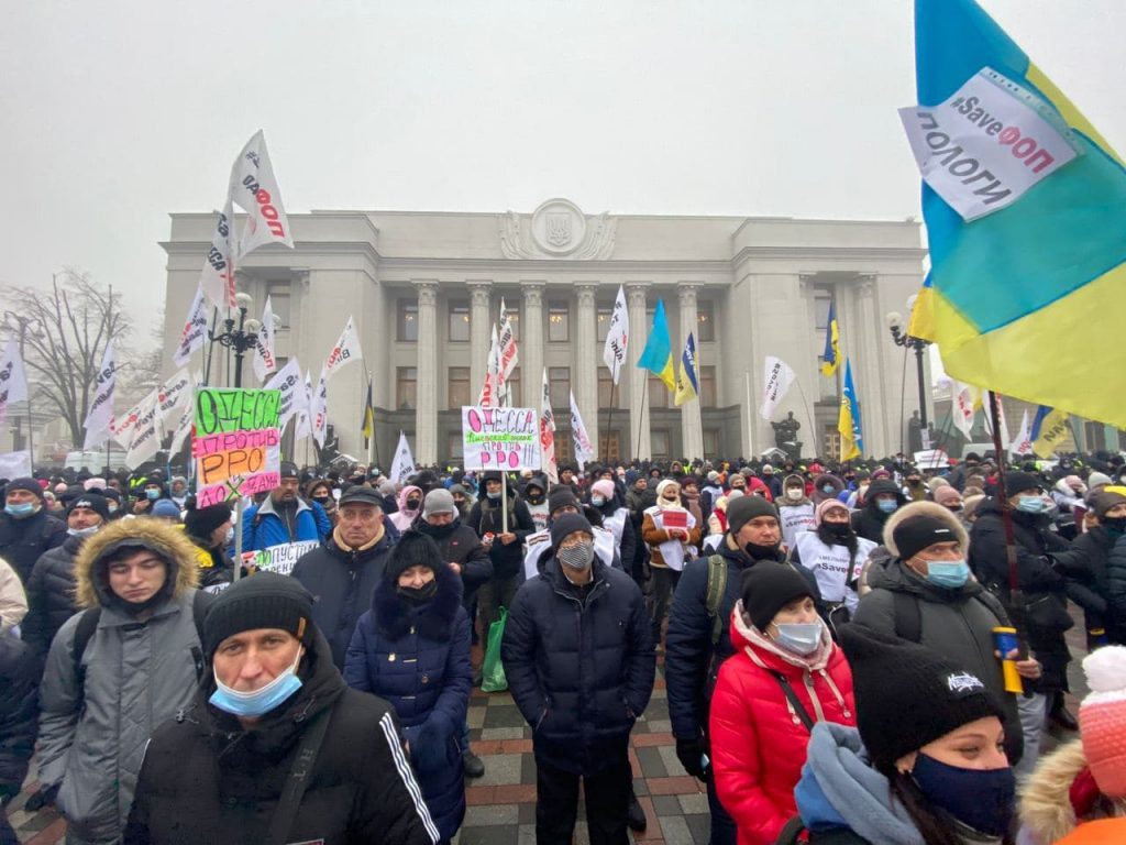 Новые штрафы на фоне протестов: 5 тысяч за отсутствие маски