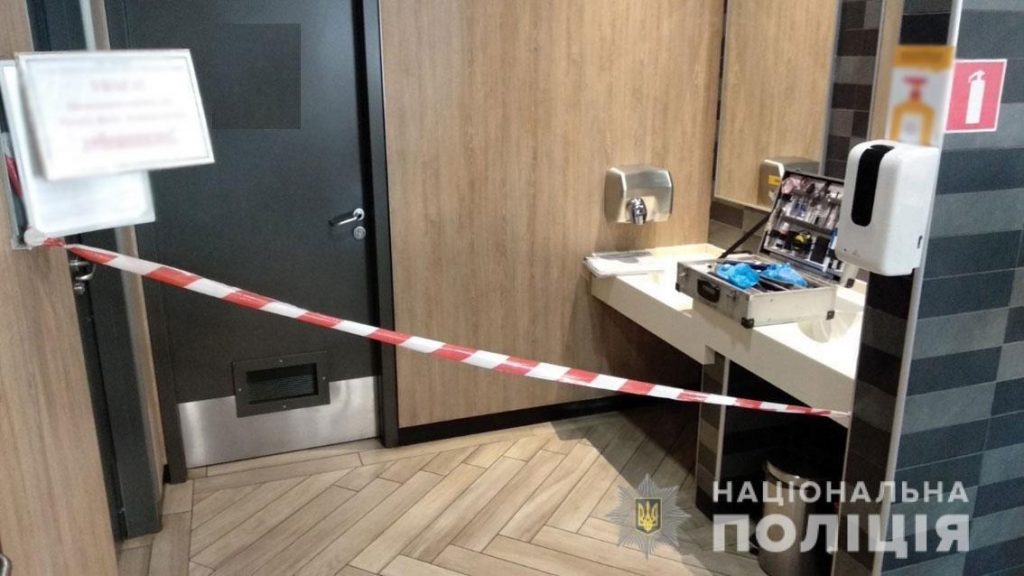 В Чернигове рецидивист изнасиловал девушку в туалете кафе