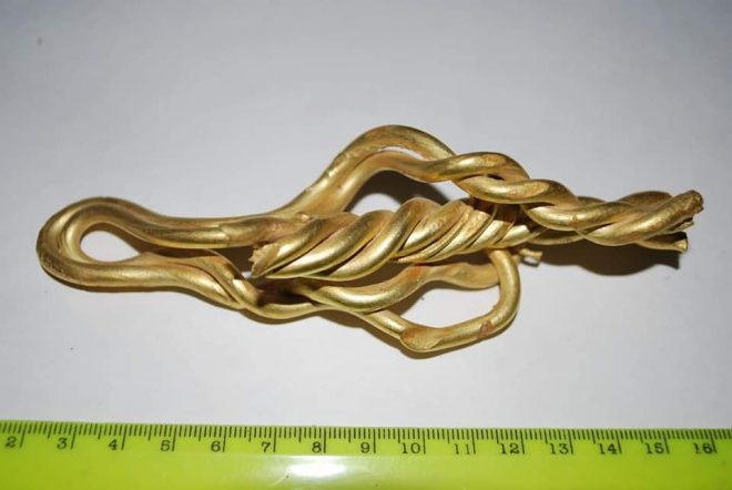В Закарпатской области археологи обнаружили золотое кельтское украшение