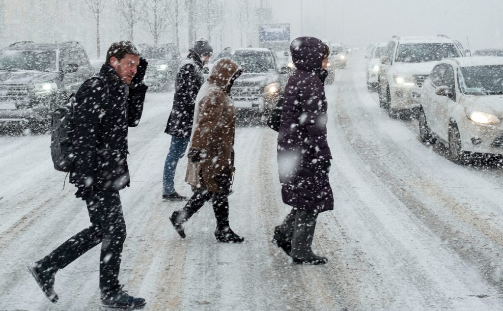 Синоптик: в Украину накроет циклон с дождями и снегопадами