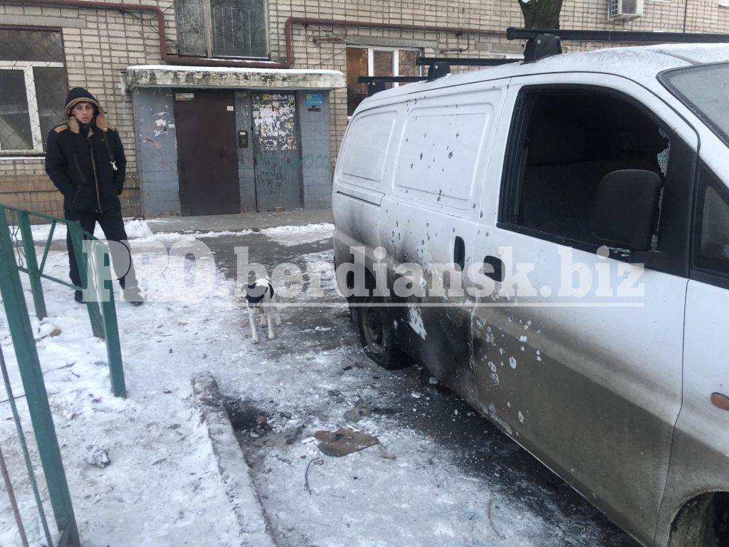 В Бердянске неизвестные пытались взорвать микроавтобус