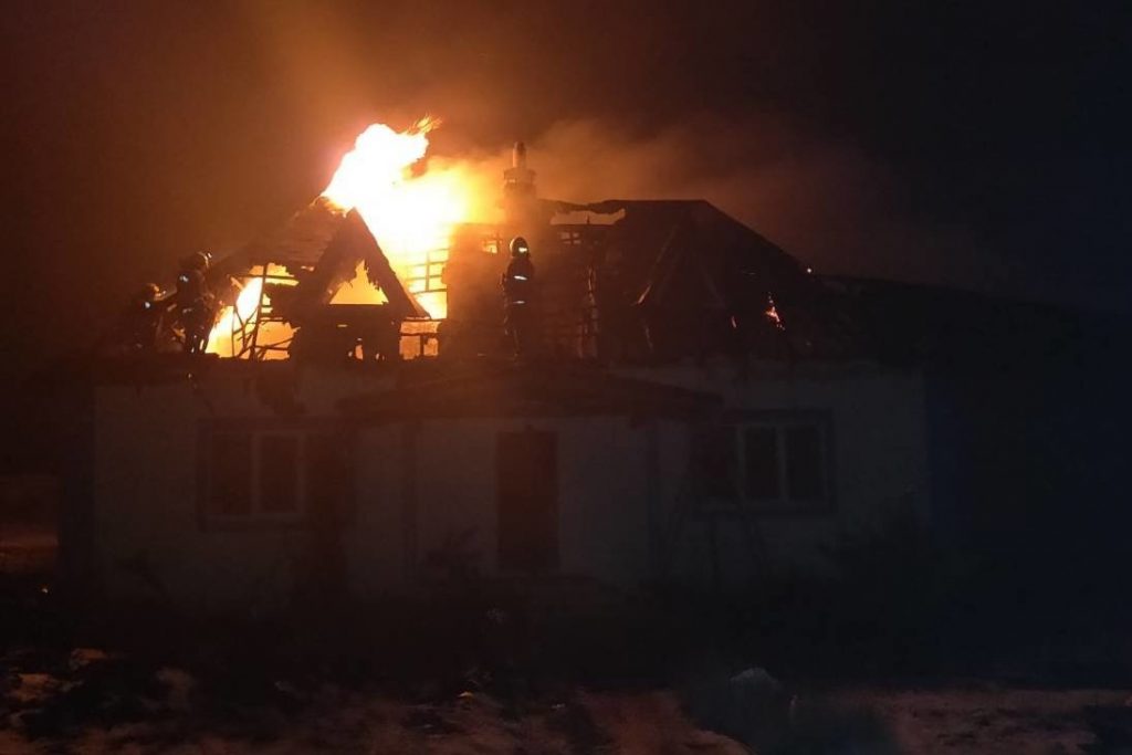 В Харьковской области от сигареты сгорел дом