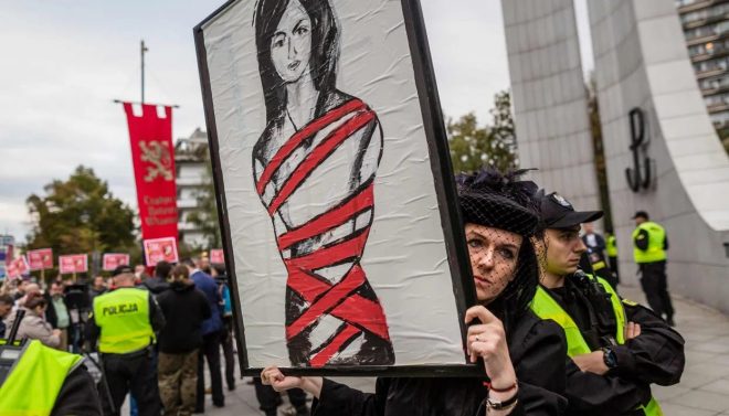 В Польше принято решение Конституционного суда об усилении запрета абортов