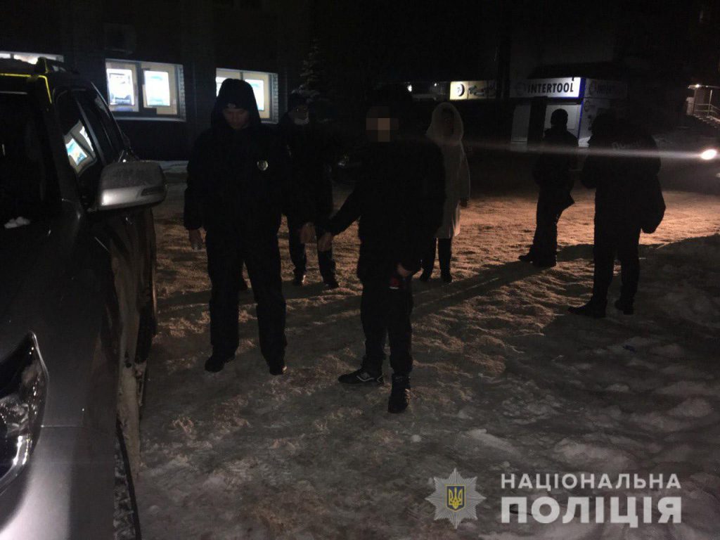 В Харькове у банка ограбили 54-летнюю женщину
