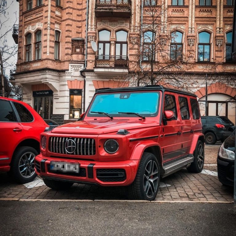В Киеве заметили редкий Mercedes за 8 миллионов