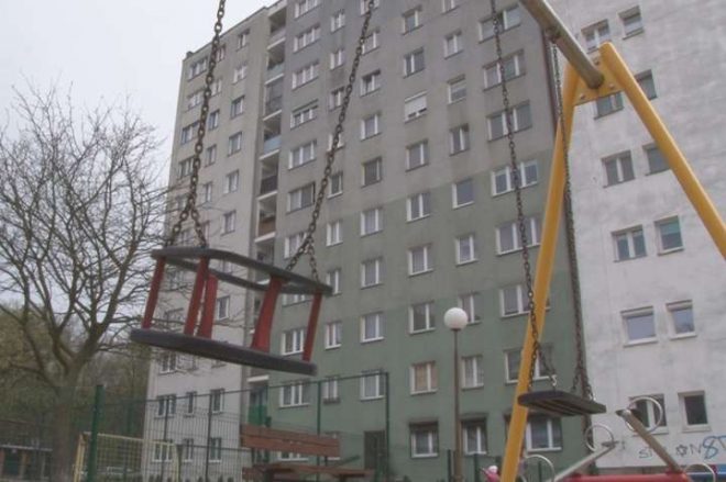 На Воскресенке в Киеве женщина выпала из окна и скончалась