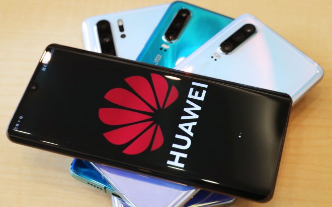 В результате санкций США резко упали продажи смартфонов Huawei 