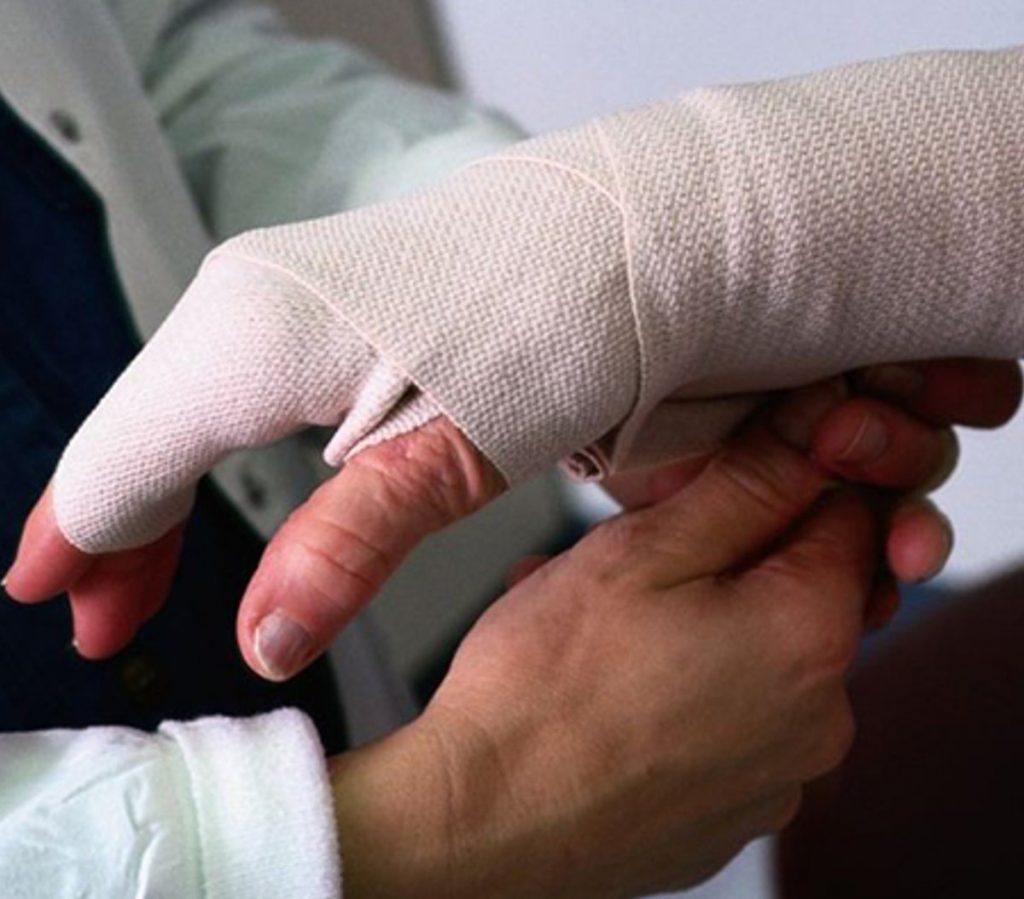 В Украине в больницы попали десятки людей с обморожениями