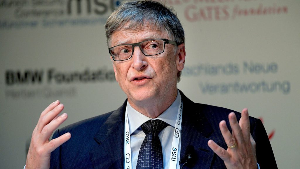 Билл Гейтс рассказал, почему нужно вакцинироваться три раза