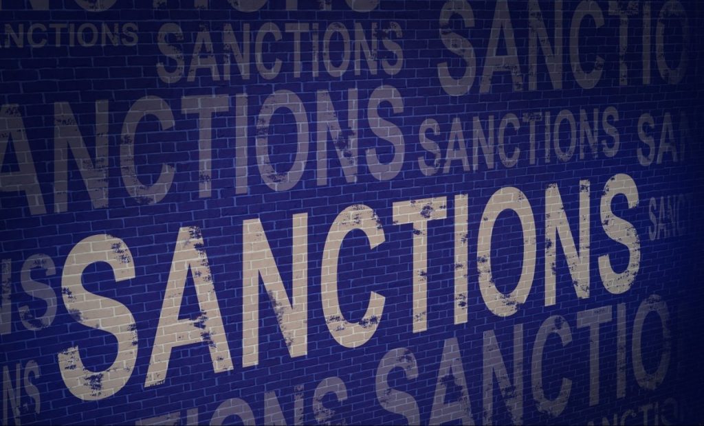 Санкции Зеленского положили начало переформатированию политического поля – эксперт