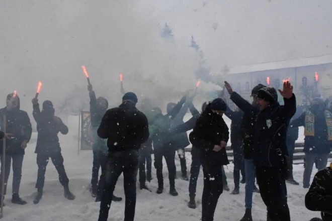 Под Житомирской ОГА жгли фаеры из-за скандального стадиона-долгостроя  