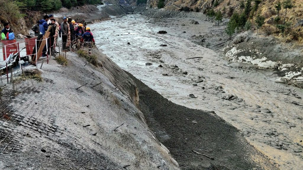 Сошедший ледник в Индии убил десятки человек