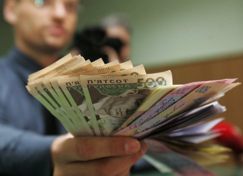 Зарплата в Украине может достичь уровня Польши в 2050 году