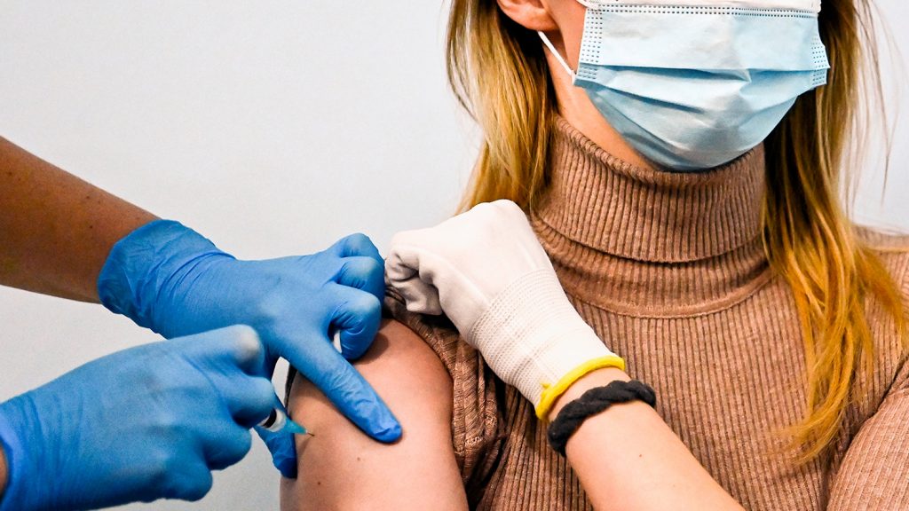 В Швейцарии 16 человек умерли после вакцинации