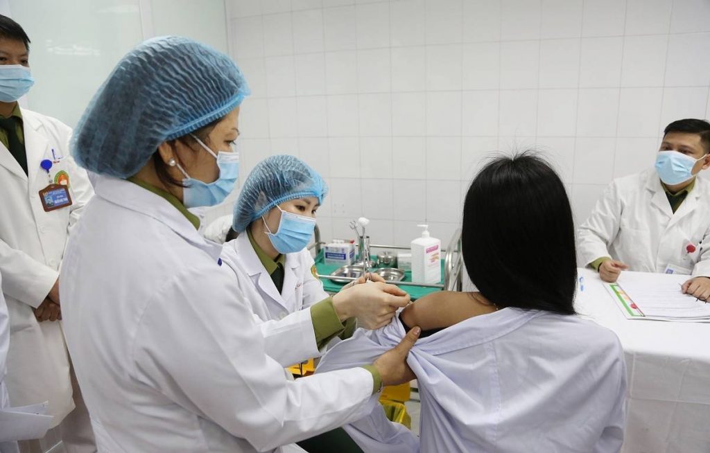 Китай предоставит 10 миллионов доз COVID-вакцин для бедных стран