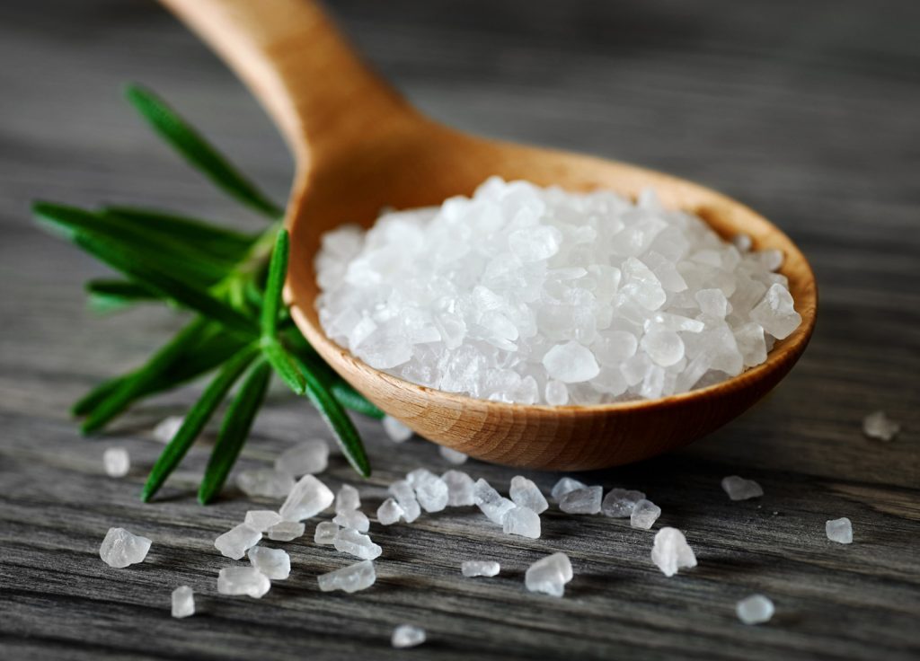 Вредная или полезная: диетолог высказалась о соли
