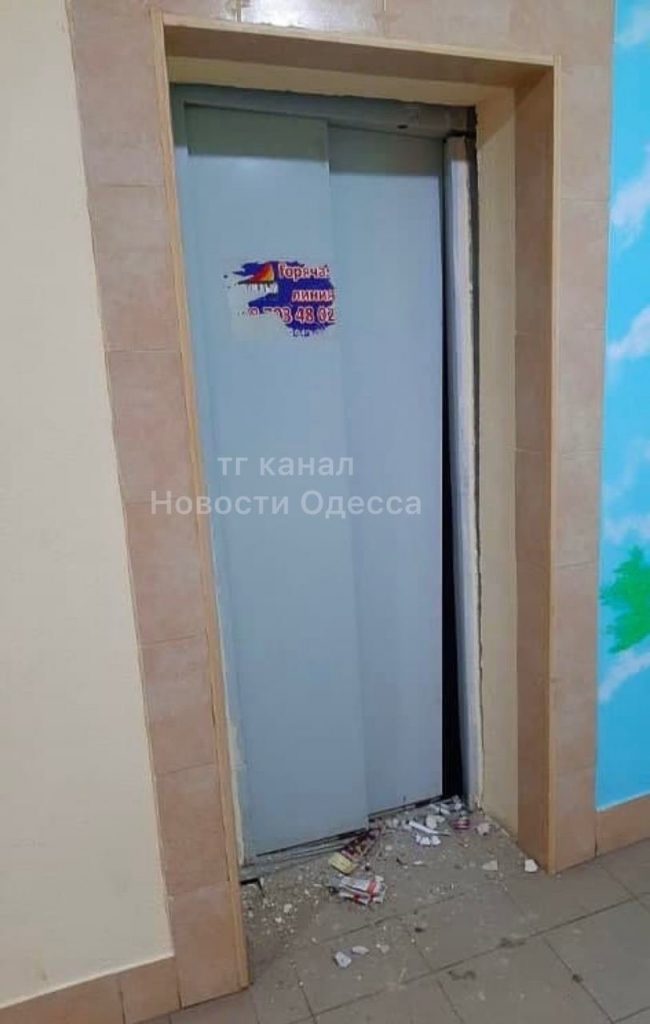 В Одессе оборвался лифт с пассажирами ФОТО