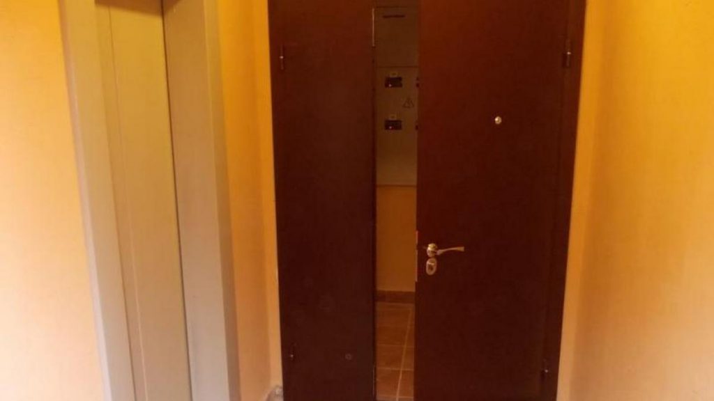 Сыпала муку и била яйца: блогерша из Киева разнесла съемную квартиру