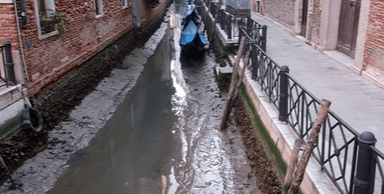 Венецианские каналы обмелели из-за минимальных приливов