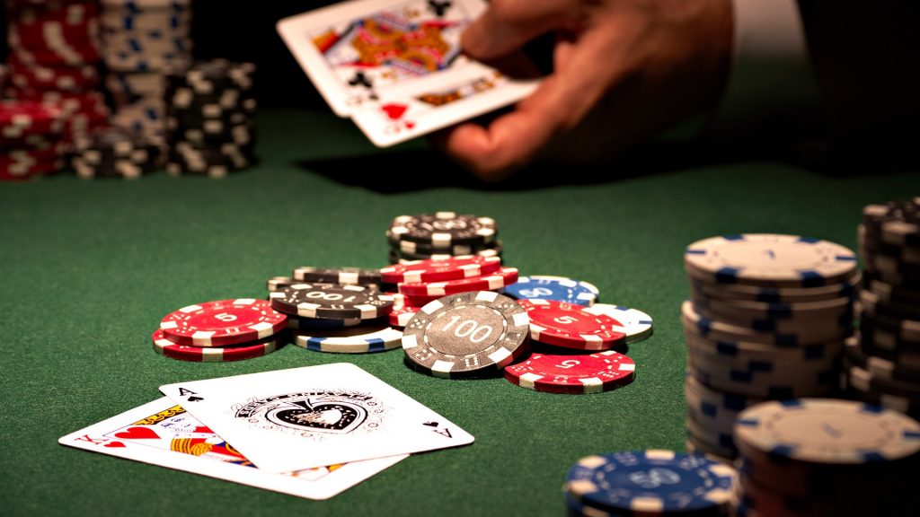 Двум компаниям выдали лицензии на проведение азартных игр