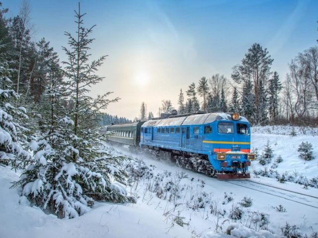 Из-за непогоды в Украине задержатся некоторые поезда