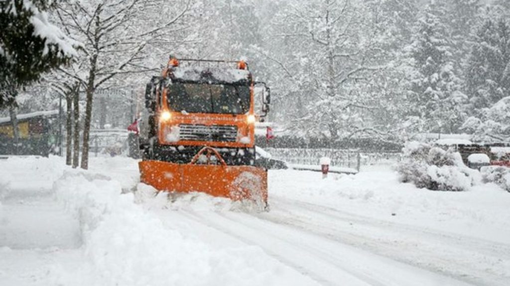 Киеву нужно повышать эффективность снегоуборочной техники – эксперт