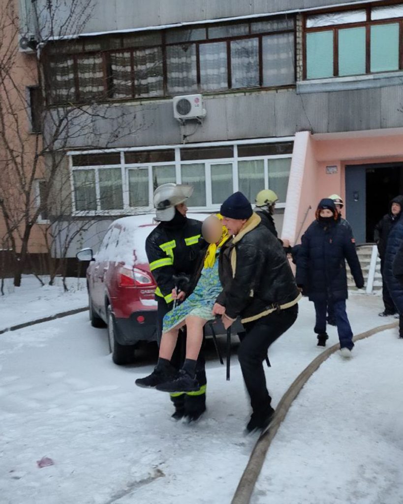 Пожар в Харькове: жильцов дома начали отселять