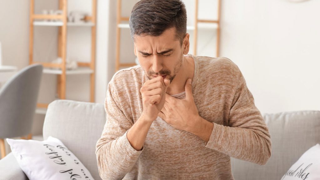 Постоянный кашель может быть симптомом не только COVID-19 &#8212; ученые