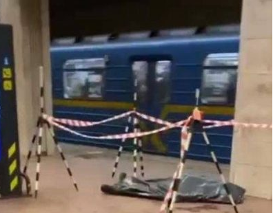 На столичной станции «Выдубичи» умер пассажир