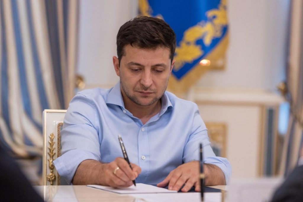 Зеленский подписал указ о санкциях против Медведчука