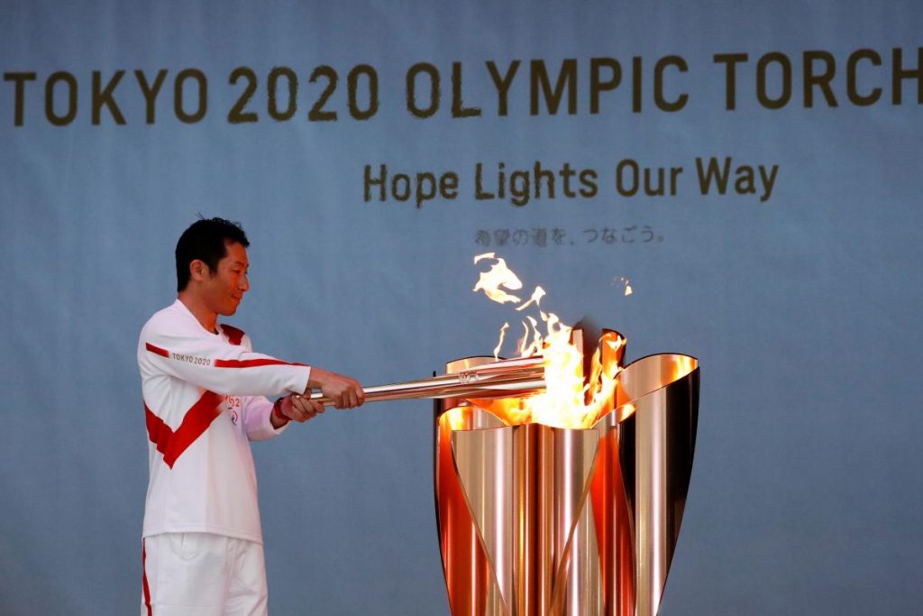 Олимпийский огонь погас в первый день эстафеты