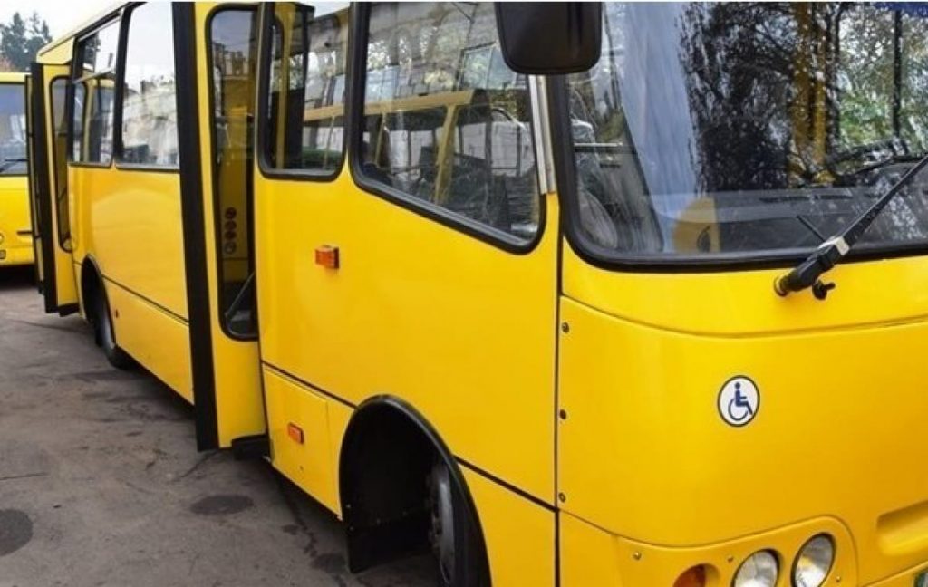В Киеве водитель маршрутки употребил наркотики на остановке