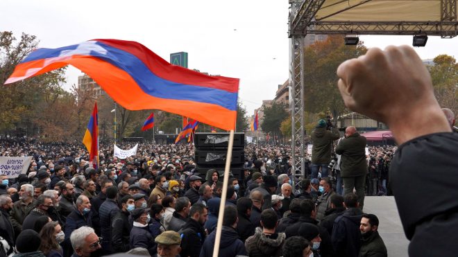 В Ереване активисты захватили правительственное здание и потребовали отставки Пашиняна