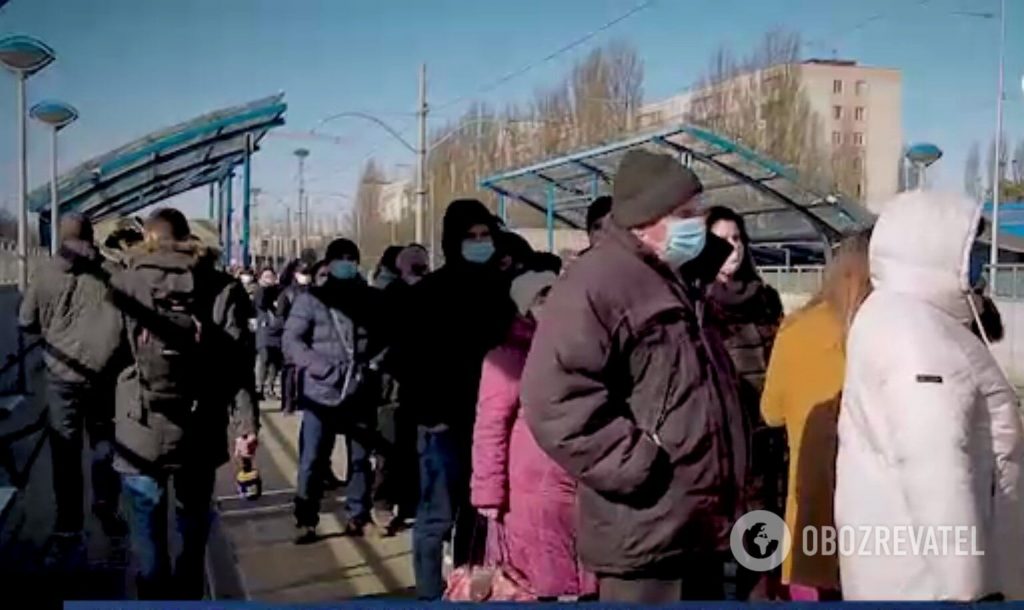 Огромная очередь на столичный трамвай попала на видео