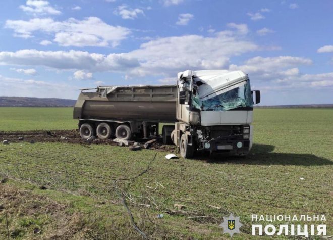 В Николаевской области столкнулись грузовик и такси: трое погибших