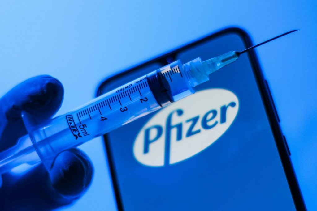Врачи назвали побочные эффекты от вакцины Pfizer