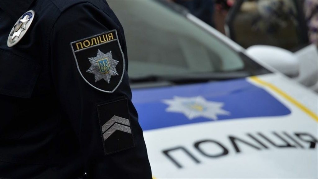 В Киеве на Осокорках задержали мужчину с пистолетом и гранатой