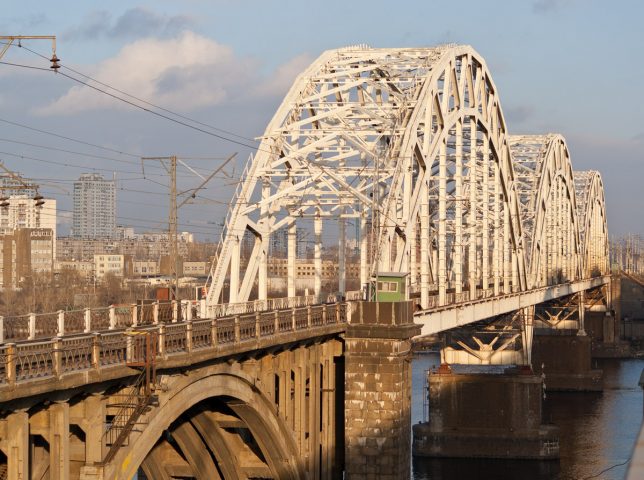 Стало известно, когда достроят Дарницкий мост в Киеве