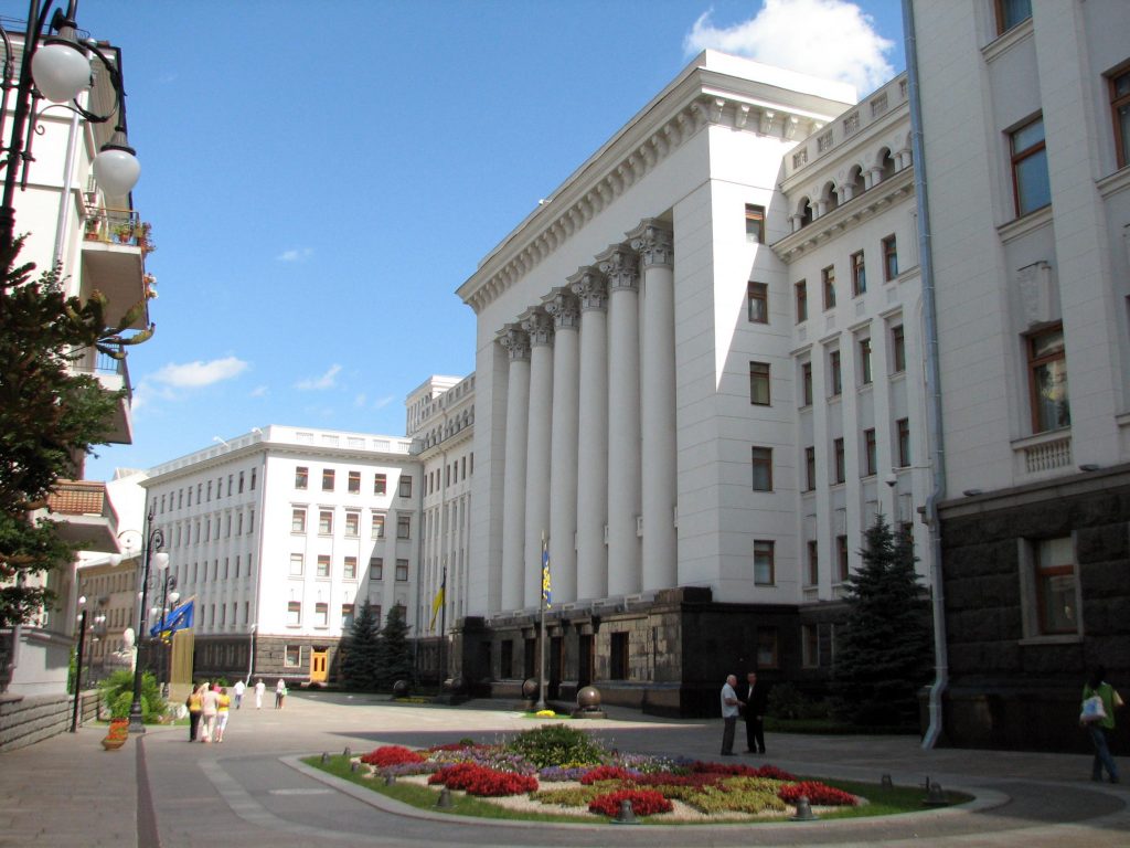 В Офисе Президента прокомментировали санкции против Коломойского