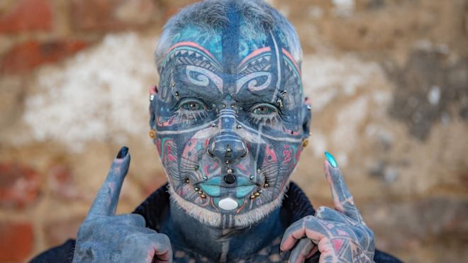 СМИ показали самого татуированного человеке в Германии