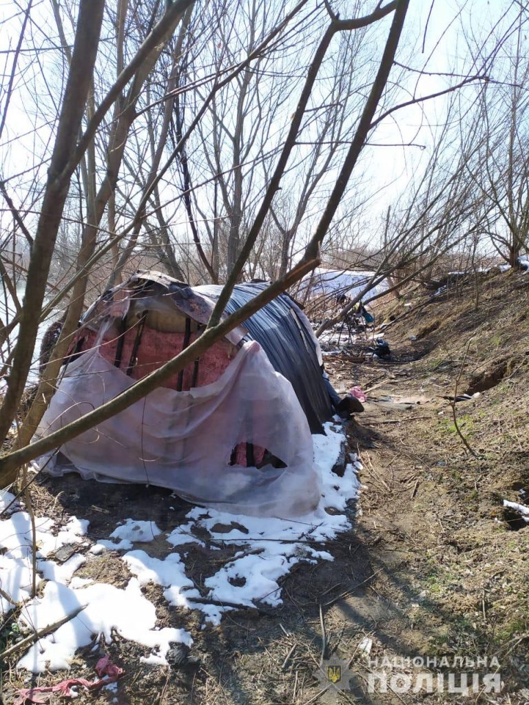 На Львовщине в палатке нашли труп пропавшего мужчины