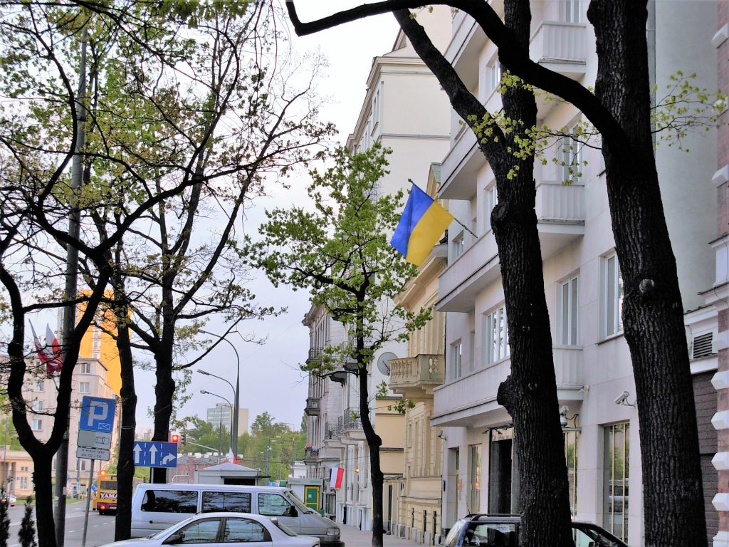 Пойманных на контрабанде сотрудников посольства Украины в Польше уволили – МИД