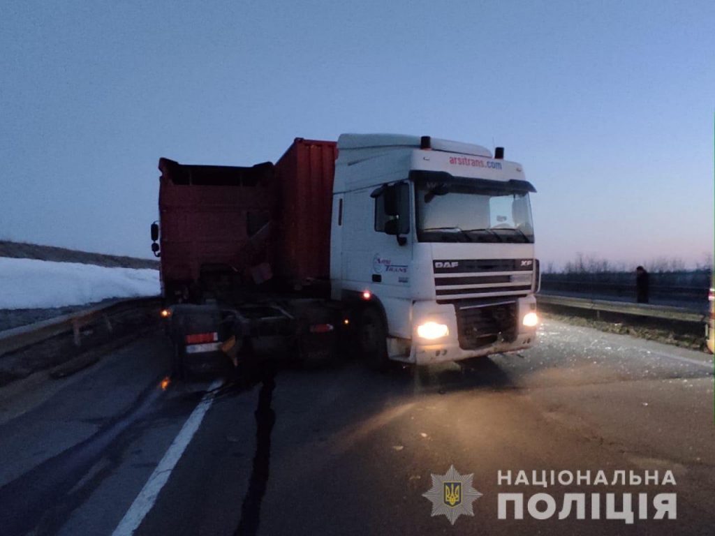 В Одесской области столкнулись 2 грузовика: есть жертвы