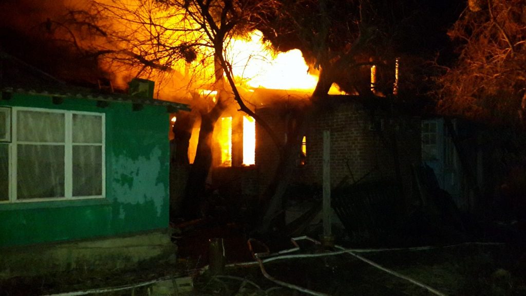 В сгоревшем доме в Харьковской области нашли труп