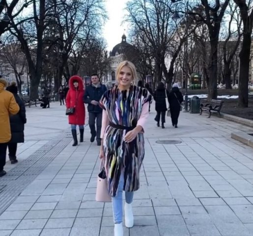 Ирина Федишин гуляла по весеннему Львову в одних джинсах