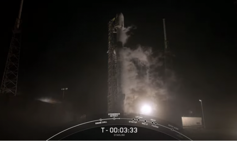 SpaceX запустила ракету-носитель с интернет-спутниками